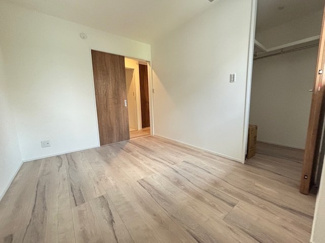 【洋室】 | 佐伯区三筋2（楽々園駅）全6区画　NO5【角地】 | 1階　洋室　ウォークインクローゼットが設定されており、1階で身支度ができる配慮がされた間取りです☆