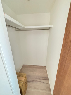 【収納】 | 佐伯区三筋2（楽々園駅）全6区画　NO5【角地】 | 1階　洋室　ウォークインクローゼットが設定されており、1階で身支度ができる配慮がされた間取りです☆