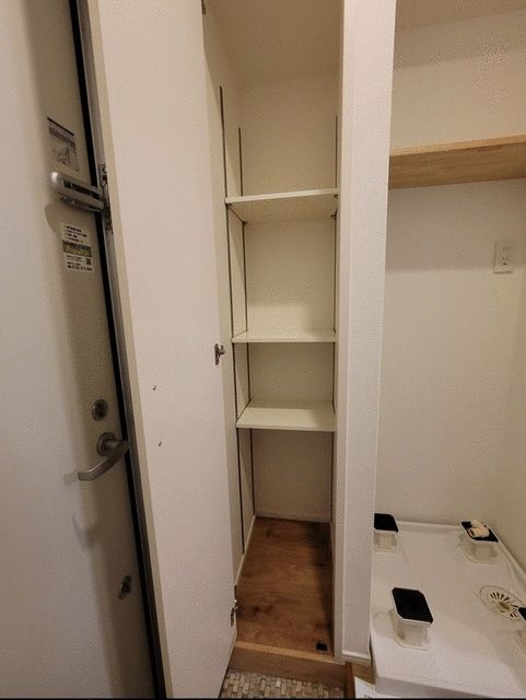 グランエッグス東中野Sの玄関