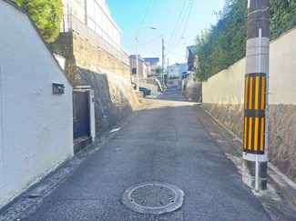 【前面道路含む現地写真】 | 東区牛田東【建築条件なし】【解体更地渡し】【52.03坪】（広島駅）　 | 前面道路3.9ｍ