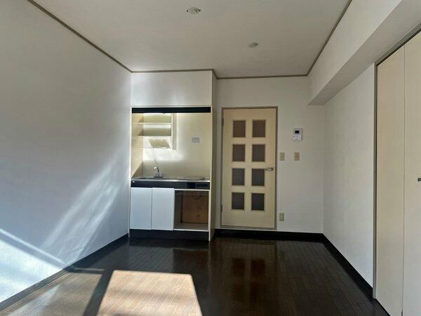 三園さえぐさマンションの居間・リビング