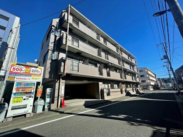 三園さえぐさマンションの外観