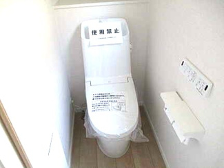 【トイレ】 | 西区高須3（東高須駅徒歩8分！）NO1【築後未入居】 | シンプルなデザインはお掃除やしやすく衛生的。温水洗浄便座付き　トイレ×２