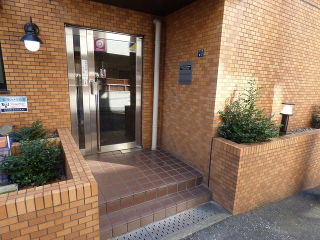 ジョイフル池袋要町のエントランス