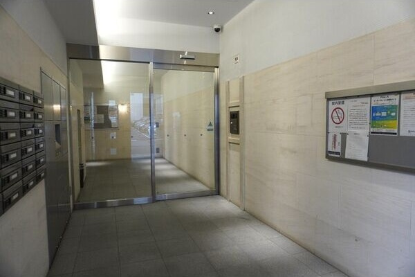 ベレーサ金山のエントランス