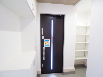 【玄関】 | ＧＲＡＦＡＲＥ　鎌田２期 | ★内覧予約で新米4kg★