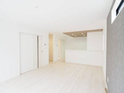 【居間・リビング】 | ＧＲＡＦＡＲＥ　鎌田２期 | ★内覧予約で新米4kg★