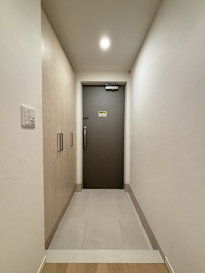 【玄関】 | ディーグラフォート千里中央