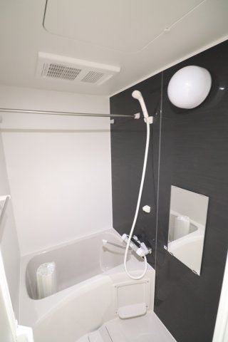 コムストック登戸の浴室|※別号室の写真です。現況優先となります。