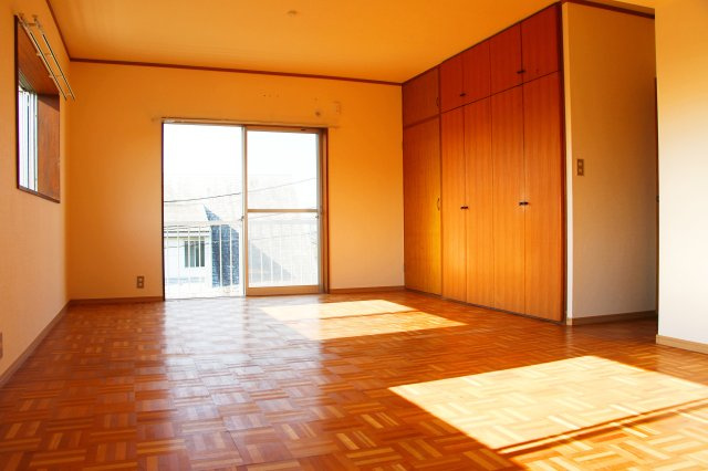 片瀬山1丁目戸建の寝室|14.5帖洋室