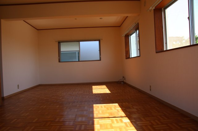 片瀬山1丁目戸建の寝室|14.5帖洋室