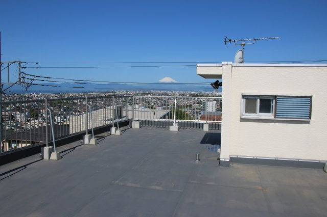 片瀬山1丁目戸建のバルコニー