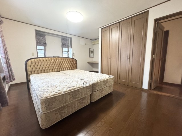 ６SLDKの圧倒的広さ♪エコキュート搭載のゆとり住まい　比企郡吉見町の洋室|スタンダードな洋室です