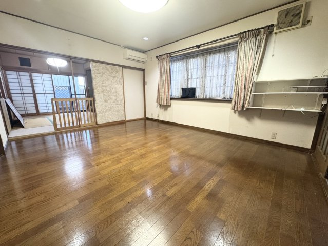 ６SLDKの圧倒的広さ♪エコキュート搭載のゆとり住まい　比企郡吉見町の洋室|ゆったりした洋室です