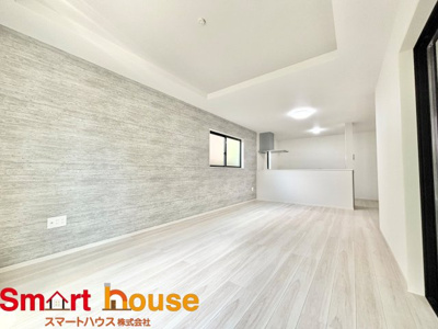 【その他】 | 相模原市南区相南　新築１棟 | ご家族みんなで長い時間を過ごすリビングは一番居心地のいいものであって欲しいですね。開放感のある広々リビングに光と風を呼び込みます。収納も多く快適な住空間を実現します。