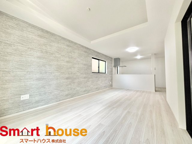 【その他】 | 相模原市南区相南　新築１棟 | ご家族みんなで長い時間を過ごすリビングは一番居心地のいいものであって欲しいですね。開放感のある広々リビングに光と風を呼び込みます。収納も多く快適な住空間を実現します。