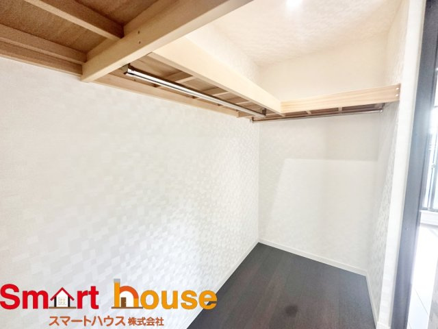 【収納】 | 座間市入谷東　築浅1棟 | クローゼットがあるだけでシャレの楽しみも増えますね♪
お洋服だけではなく普段使わない物などをしまえるので部屋も気持ちもスッキリ！