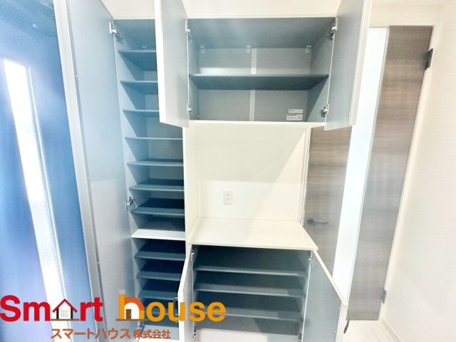 【玄関】 | 座間市入谷東　築浅1棟