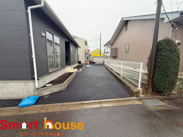 相模原市緑区町屋　新築1棟の駐車場