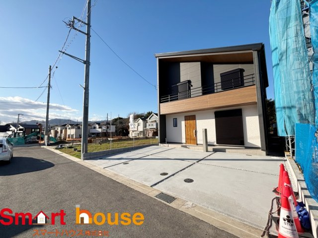 伊勢原市第2高森　新築1棟の前面道路含む現地写真