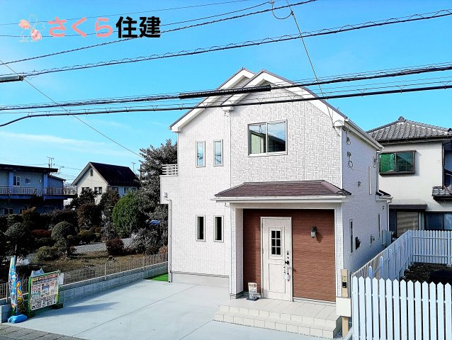 ハートフルタウン鹿沼市栄町1丁目19番　A号棟の前面道路含む現地写真|前面道路は8ｍあるので、駐車の際なども安心です◎