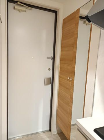 ウィンドテラス新千葉の玄関