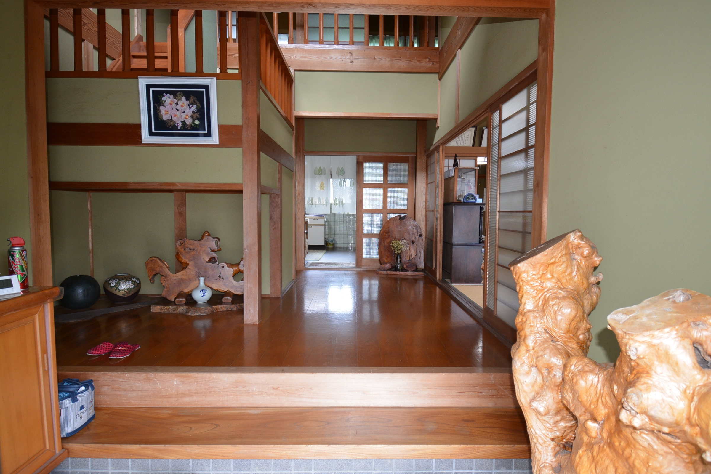 丹波市青垣町小稗の中古一戸建の玄関