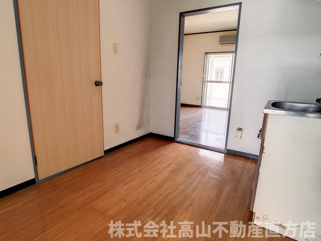 フローラルハイムⅢの居間・リビング