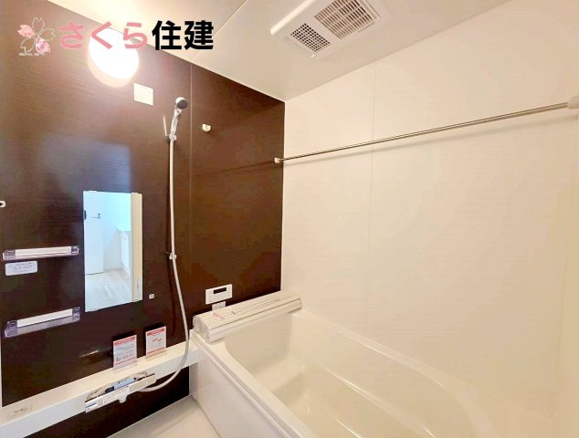 宇都宮市鶴田町27期　1号棟の浴室|雨の日や湿気の多い梅雨時期などに重宝する浴室暖房乾燥機付きの浴室です