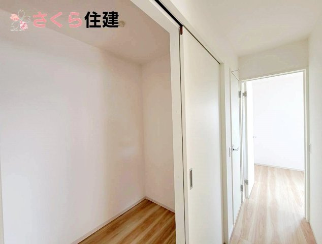 宇都宮市鶴田町27期　1号棟の収納|2階にはシェアクローゼット完備でたくさんの荷物の収納が可能です◎