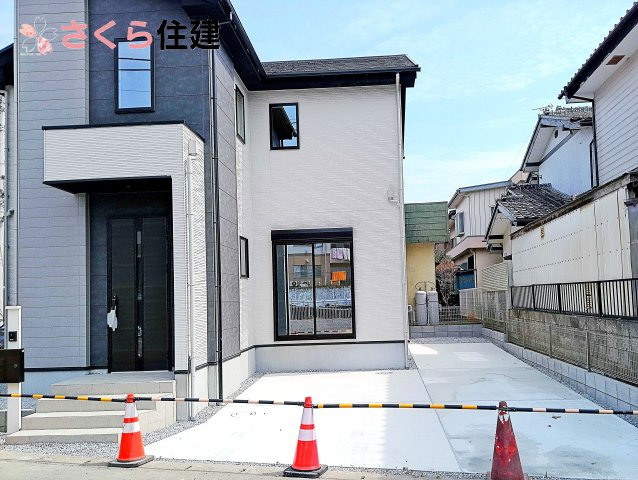 宇都宮市鶴田町27期　1号棟の駐車場|駐車場は最大3台駐車が可能です◎