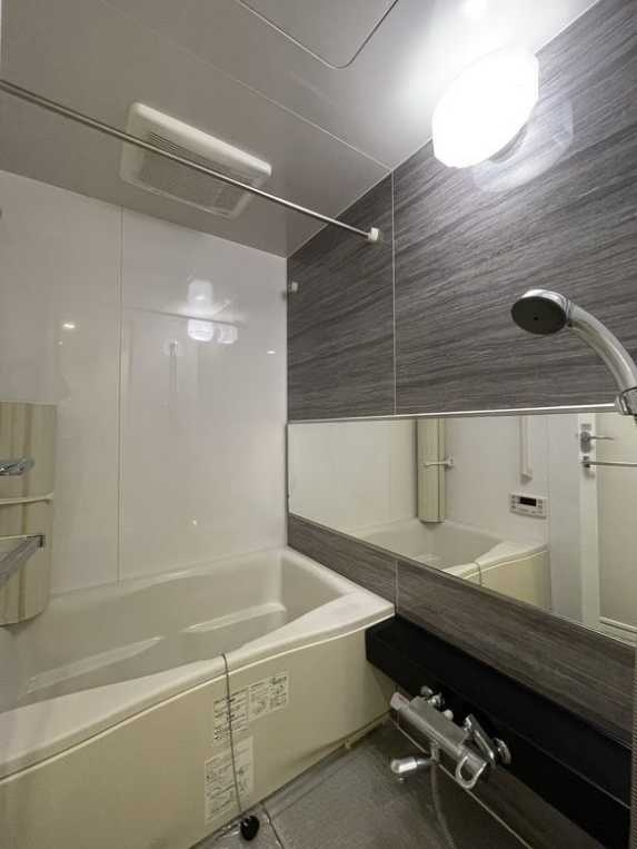 ミリアレジデンス桜新町　敷金０　礼金０　ペット相談の浴室