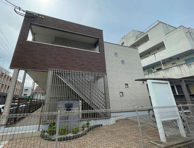 福岡市南区井尻３丁目のアパート