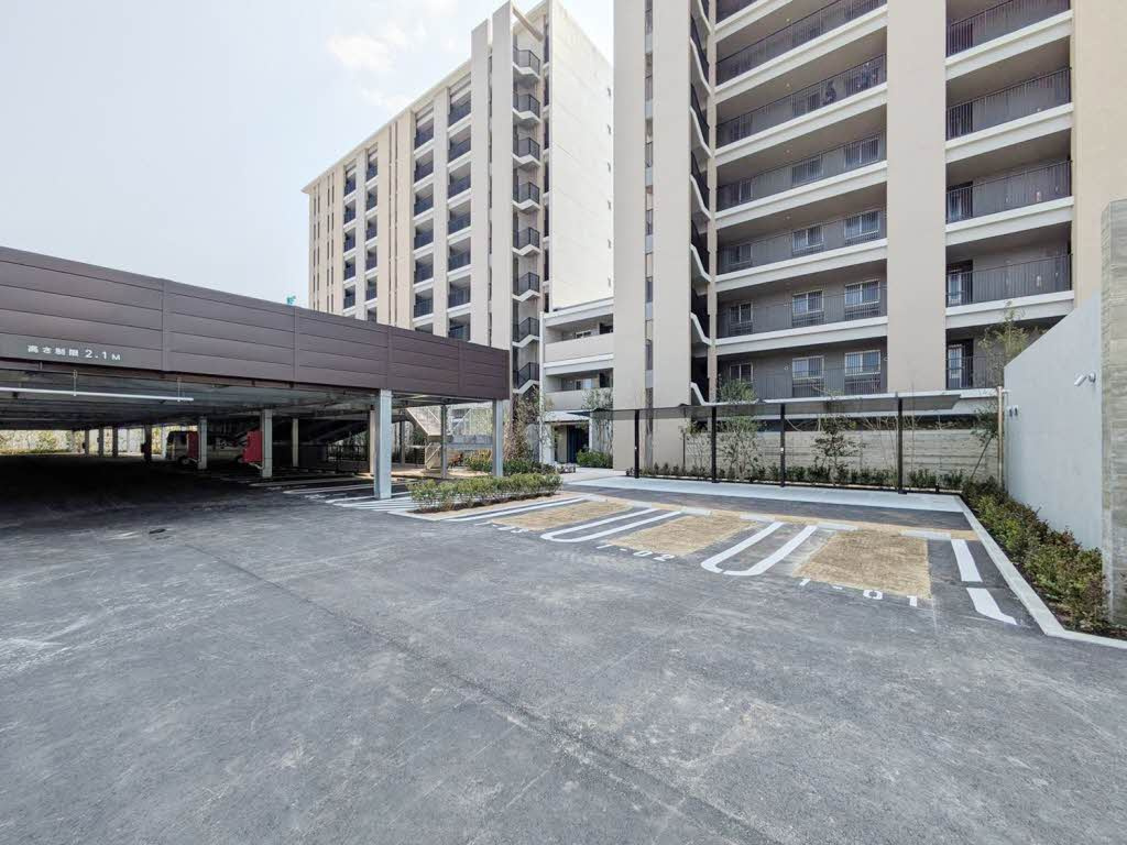 福岡市東区香椎照葉１丁目の賃貸マンションの駐車場