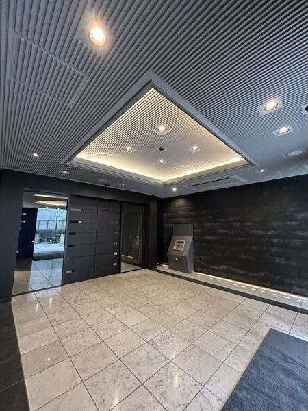 レジディア泉のエントランス