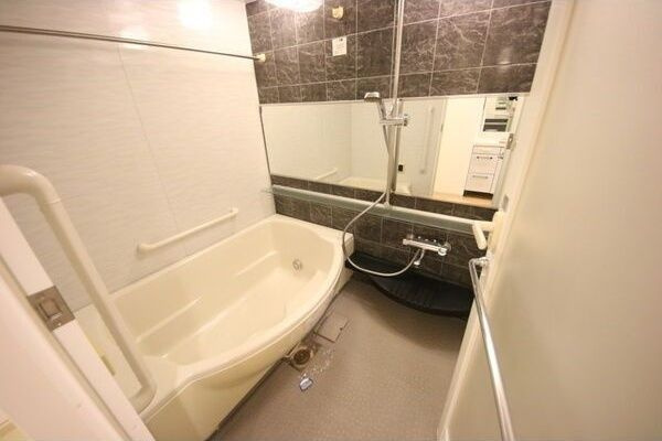 レジディア泉の浴室