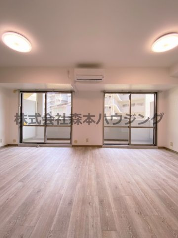 【居間・リビング】 | 　PHOENIX COURT 交野Ⅰ | きれいなリビングです