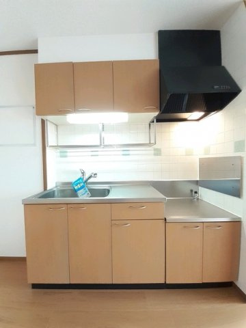 シャンブル・エイトのキッチン|コンパクトなキッチンで掃除もラクラク