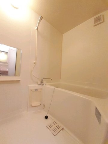 シャンブル・エイトの浴室|コンパクトで使いやすいお風呂です