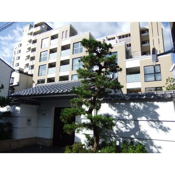 ブランシエラ二条城の外観