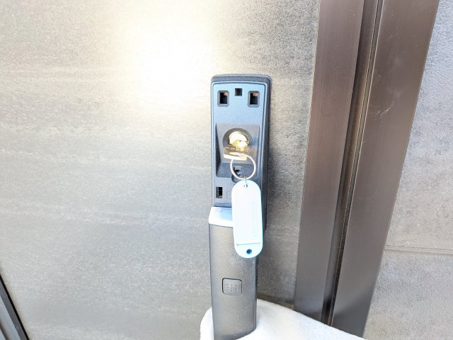 守谷市松ケ丘5期　新築戸建　２号棟の玄関