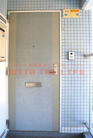 ハイツ櫛原プラスワン【キャンペーン対象物件】の玄関|明るい玄関です