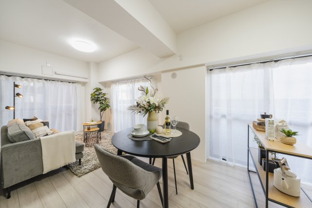 セザール大宮中央公園の居間・リビング