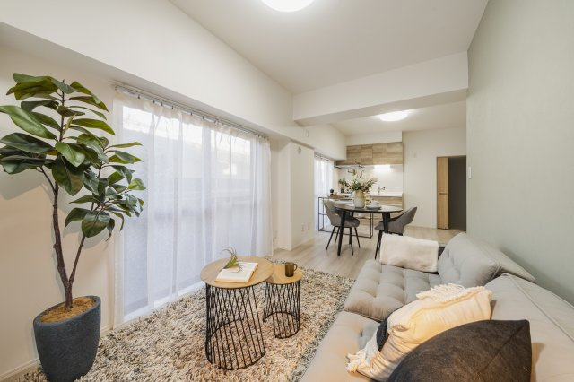 セザール大宮中央公園の居間・リビング