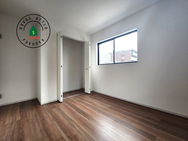 大野城市乙金東1丁目台1-2棟（2号棟）の内観：施工例|採光良好な洋室は全居室、複層ガラスの遮熱効果と断熱効果で、一年中快適に過ごせます。