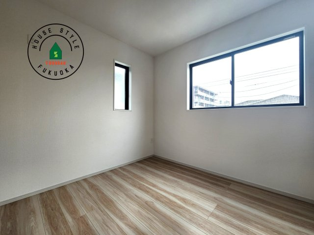 大野城市乙金東1丁目台1-2棟（1号棟）の内観：施工例|採光良好な洋室は全居室、複層ガラスの遮熱効果と断熱効果で、一年中快適に過ごせます。