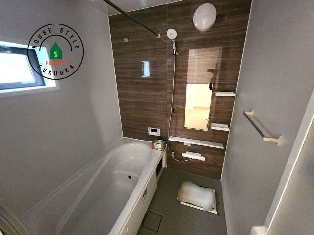 福岡市東区松香台1丁目第3-1棟（1号棟）の内観：施工例|1日の疲れを癒してくれる広々バスルーム。雨の日のお洗濯にも大活躍な浴室乾燥機付です！