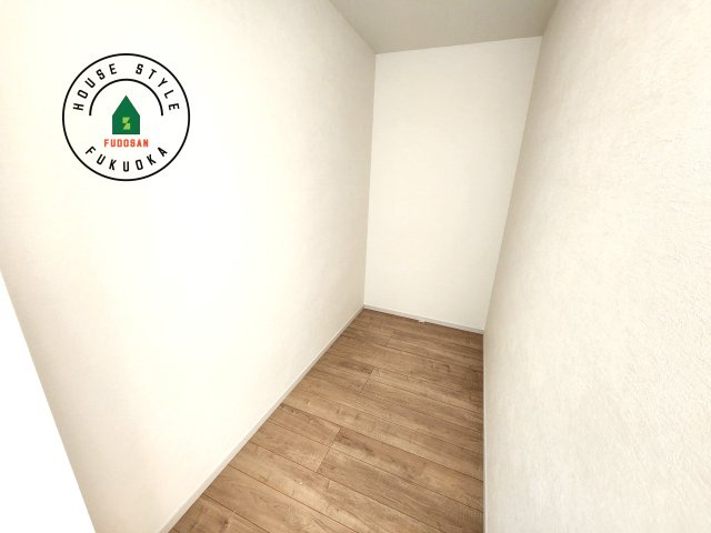 福岡市東区松香台1丁目第3-1棟（1号棟）の内観：施工例|洋服や大きな荷物が多い方や人数の多いご家族などは、一般的なクローゼットよりもウォークインクローゼットのほうが使い勝手が良いです。