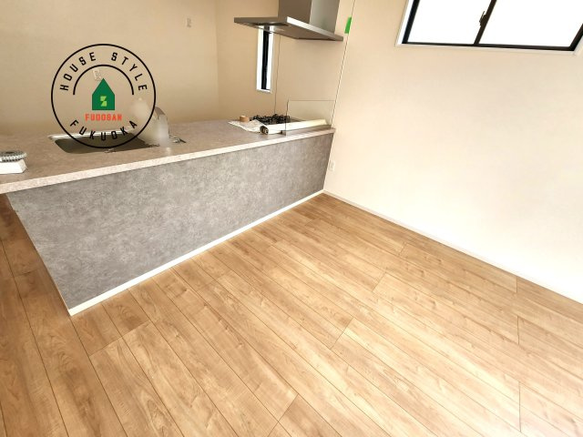 福岡市東区松香台1丁目第3-1棟（1号棟）の内観：施工例|キッチンから立ち込める香りが今日の料理を期待させます。