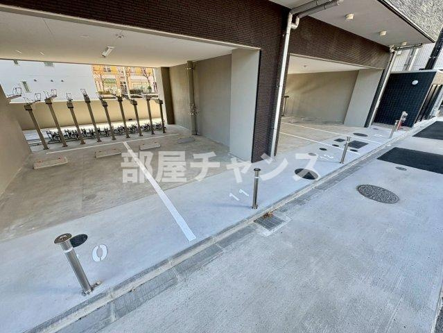 ディアレイシャス東別院Ⅳの駐車場